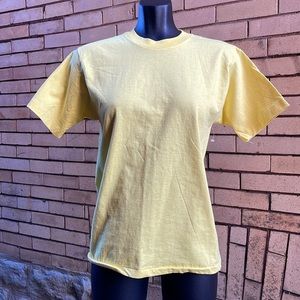 Vintage 90’s Hanes Single Stitched yellow t shirt Size Large